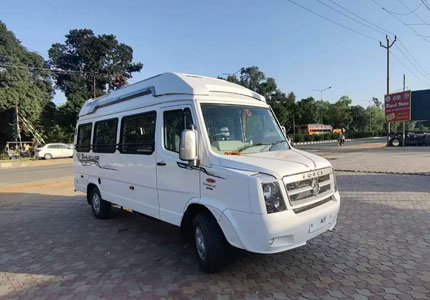 17 Seater Tempo Traveller Service in Amritsar